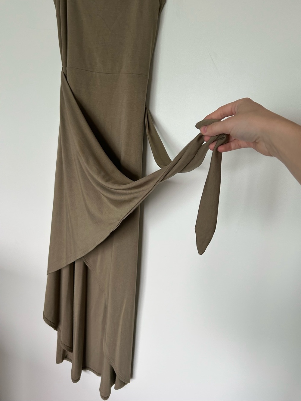 NWOT Aritzia Saturn Midi dress sz M - Picture 4 of 10
